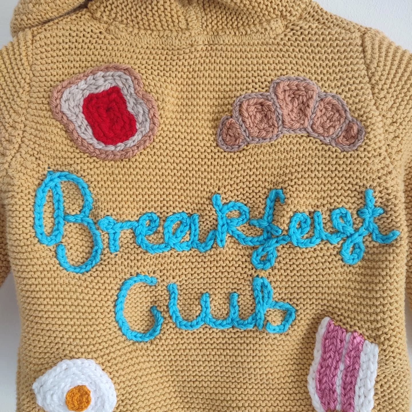 Mystery knit- name + large design