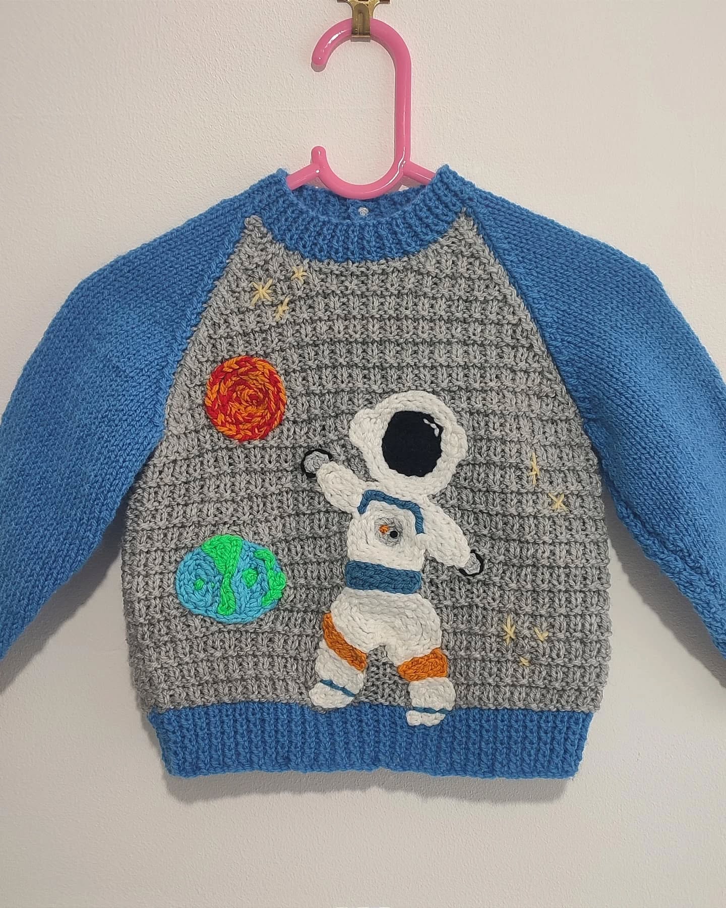 Mystery knit- name + large design