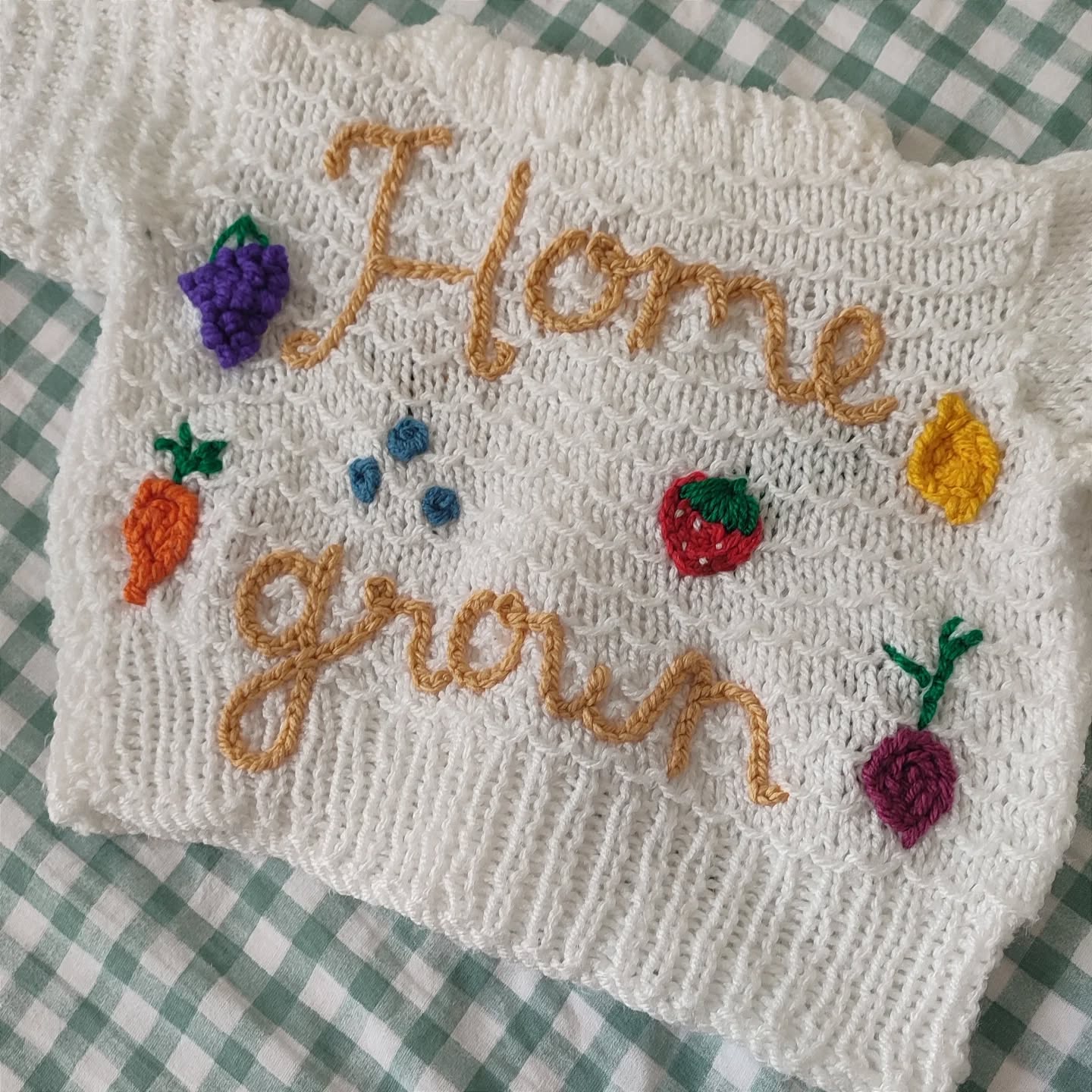 Mystery knit- name + medium design