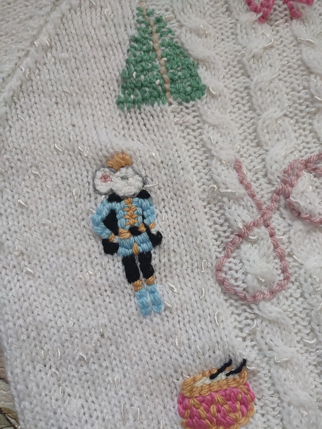 Hand embroidered Christmas The Nutcracker inspired cardigan.Hand knitted white cardigan. Size 3-5 years