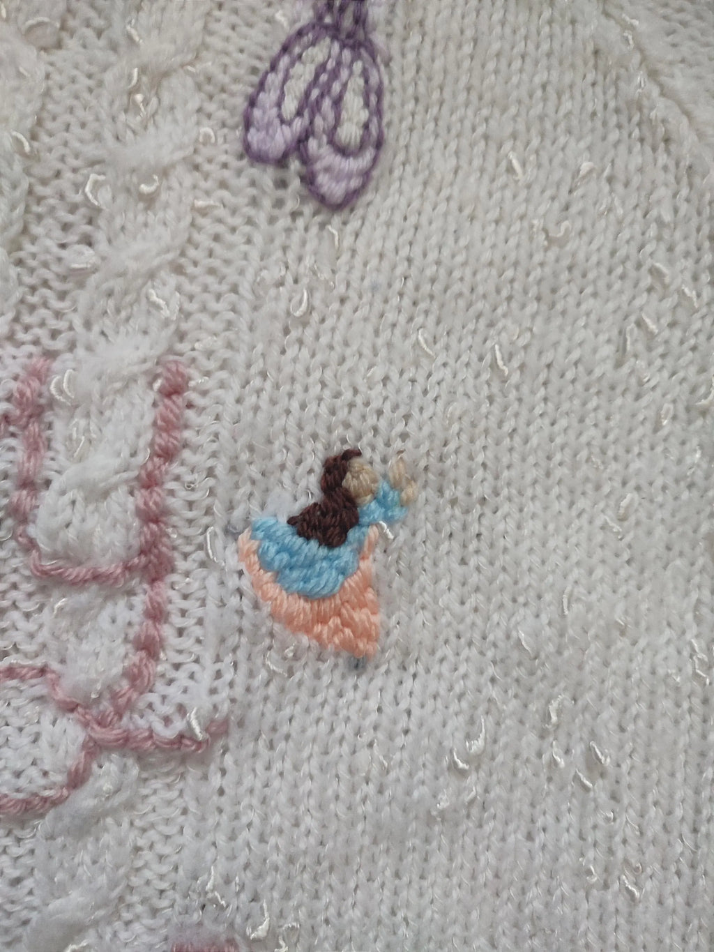 Hand embroidered Christmas The Nutcracker inspired cardigan.Hand knitted white cardigan. Size 3-5 years