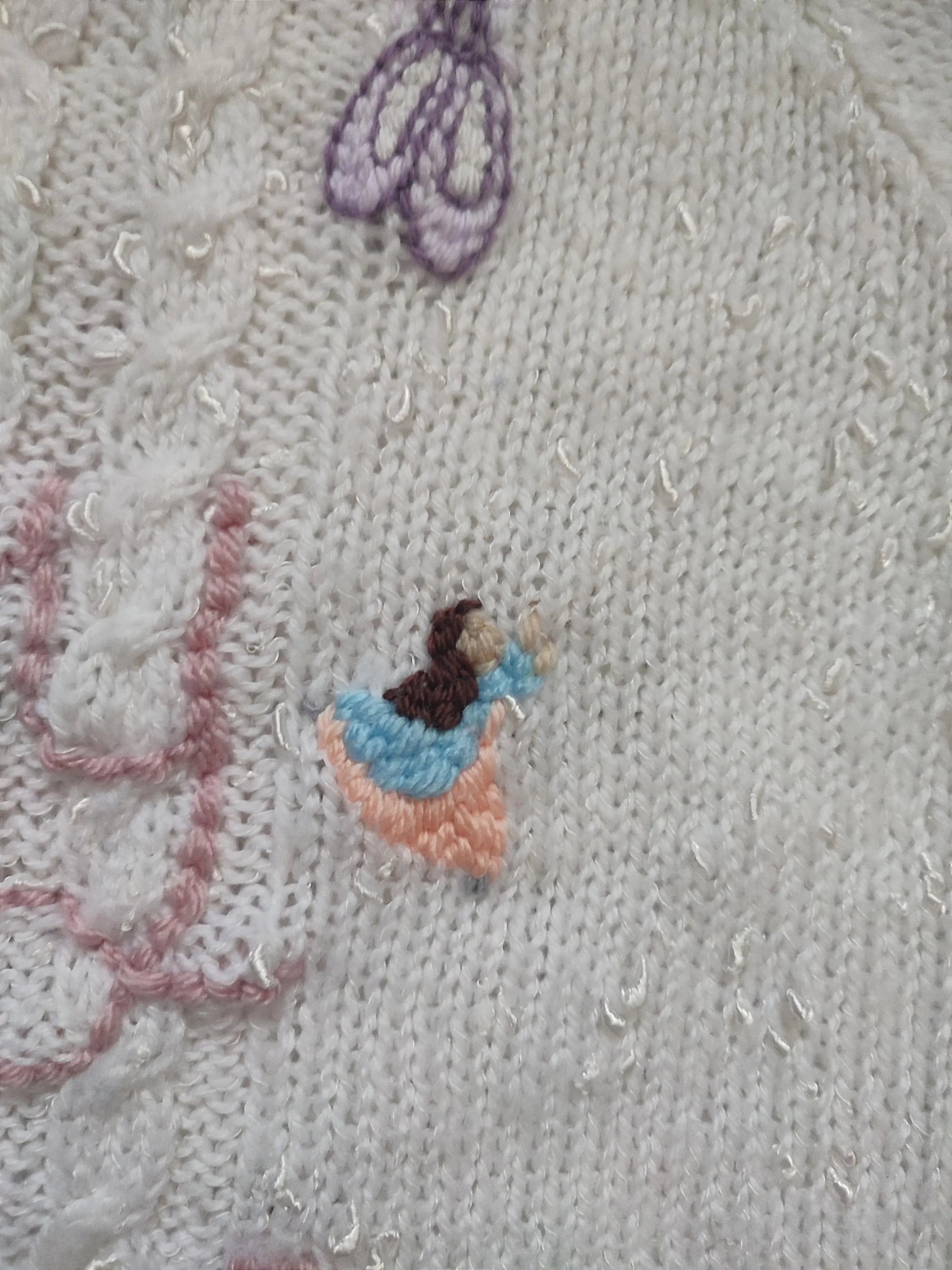 Hand embroidered Christmas The Nutcracker inspired cardigan.Hand knitted white cardigan. Size 3-5 years