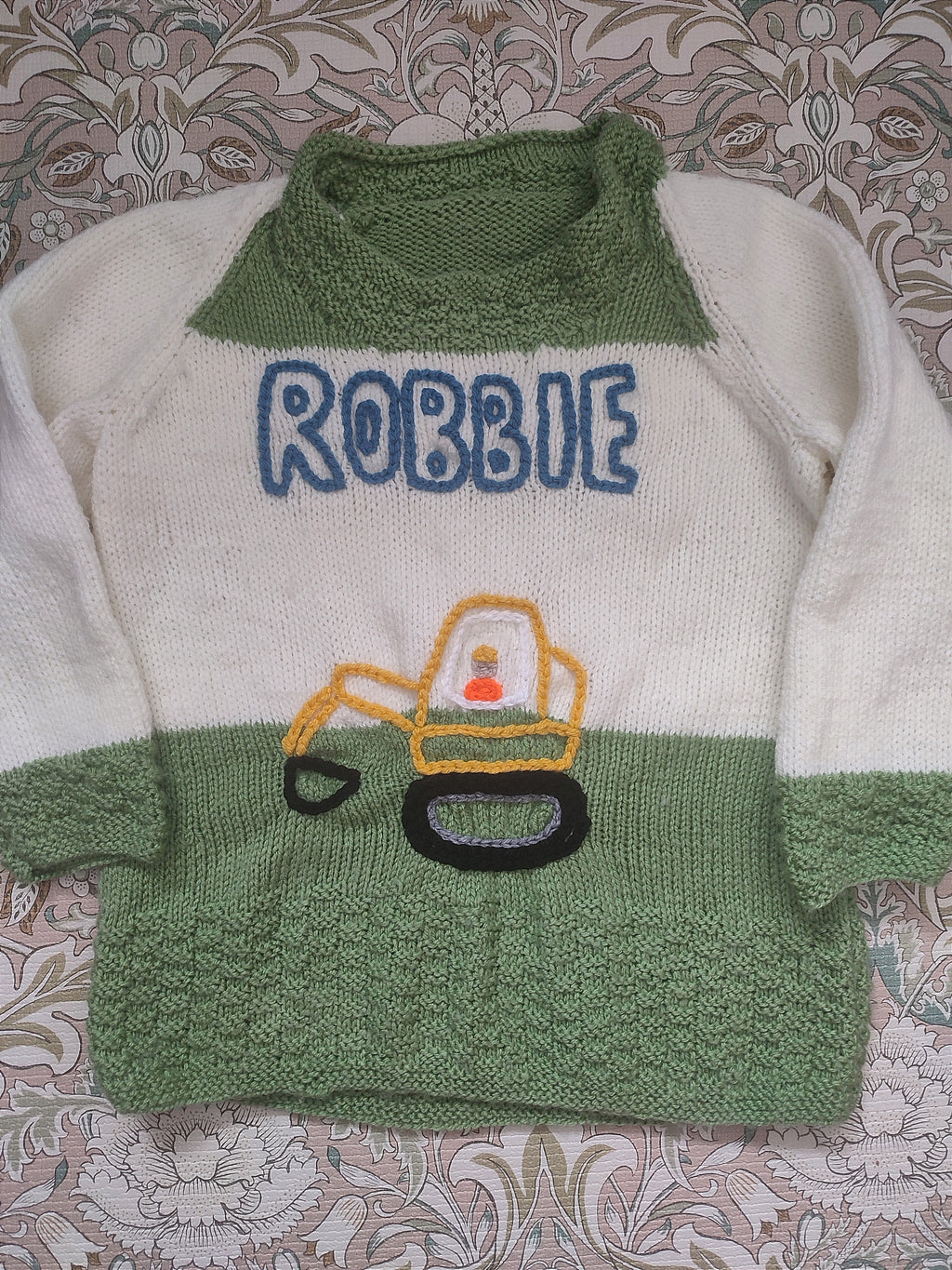 Mystery knit- name + small design
