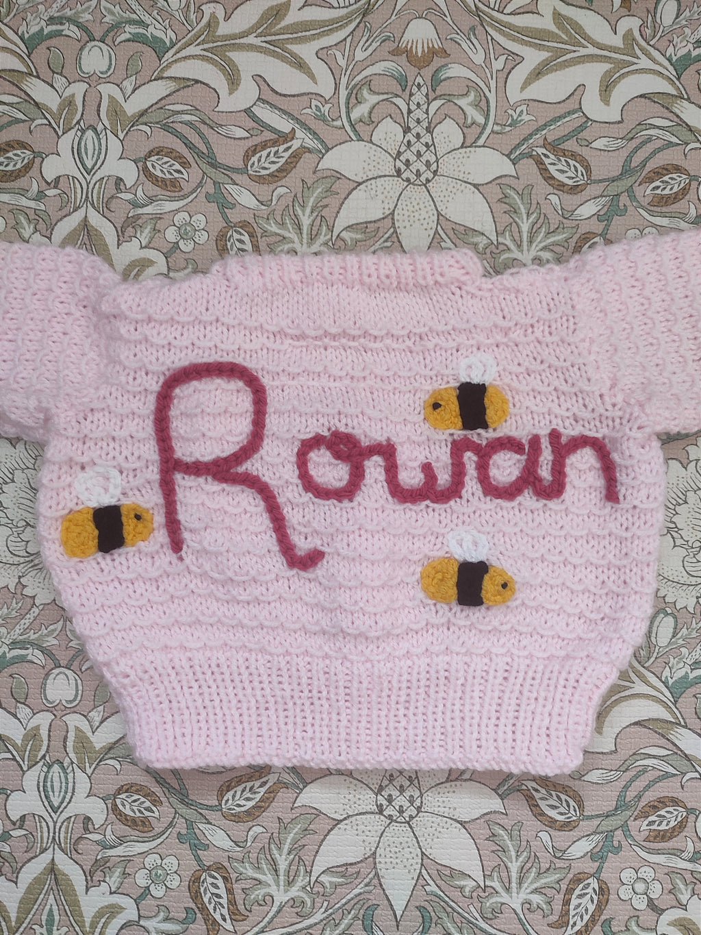 Mystery knit- name + small design